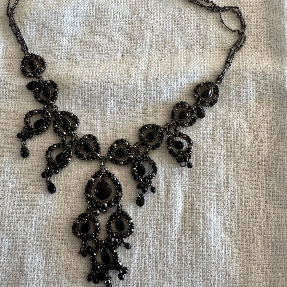 Elegant Black Statement Necklace